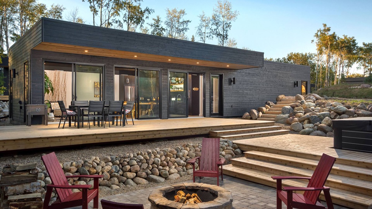Wasagaming Cabin | Clear Lake, cabin, hot tub