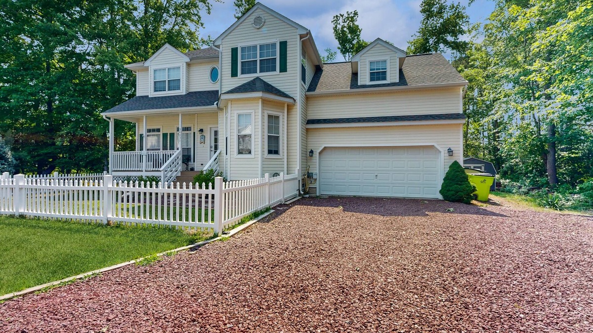 Clearwater House | Clearwater Home Close to the Beach w/Shared Pool, Private Washer/Dryer