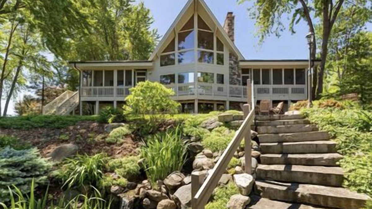 Annandale House | Clearwater Lake House