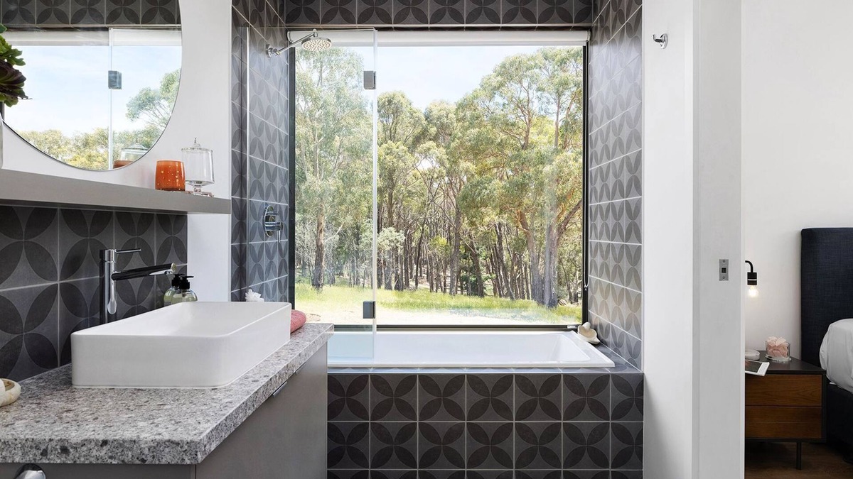 Eganstown House | Clematis Villa - Modern couples retreat with bath and views