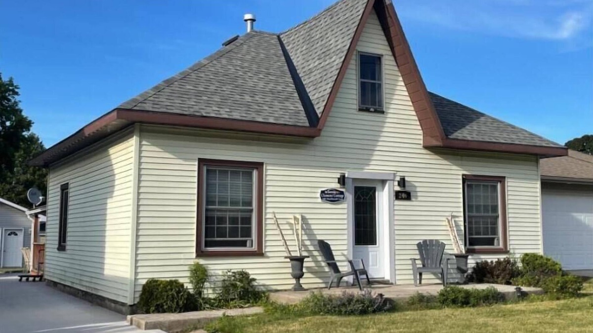 Southampton House | Clemens' Cottage, a charming 3-Bed Historic Home in Central Southampton