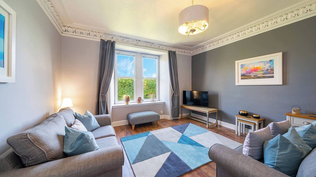 Murthill Apartment | Cleppie Apartment - Ideal Dundee Base