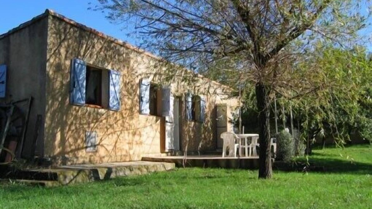 Vauvenargues House | CléVacances quiet house with pool at the foot of the Montagne Sainte Victoire