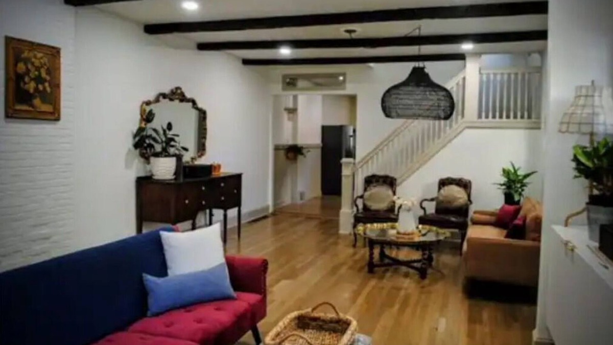 Detroit - Shoreway House | Cleveland Hideaway on Clifton