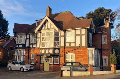 Westbourne Villa | Cleveland House - Perfect for Beaches and Town.