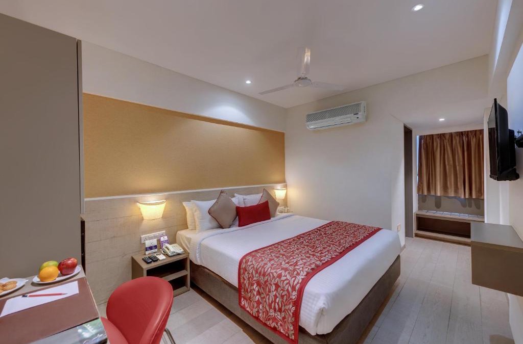 Sayajiganj Hotel | Click Hotel Vadodara 4 mins walk for the Railway Station