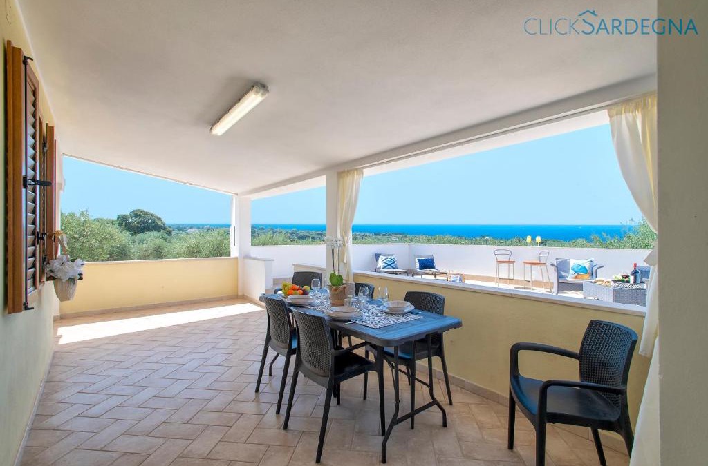 Alghero Villa | ClickSardegna Villa Brionis sea view, 7 bedrooms, 5 bathrooms and 3 kitchens