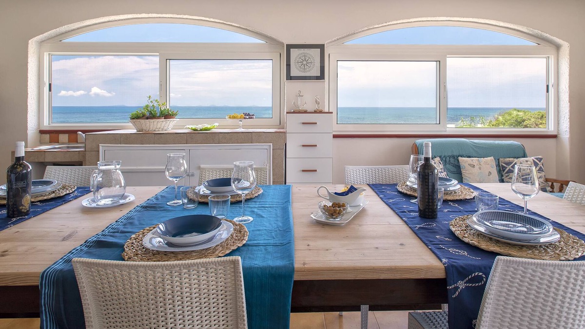 Sorso Villa | ClickSardegna Villa Le Tonnare by the sea overlooking the Gulf of Asinaran