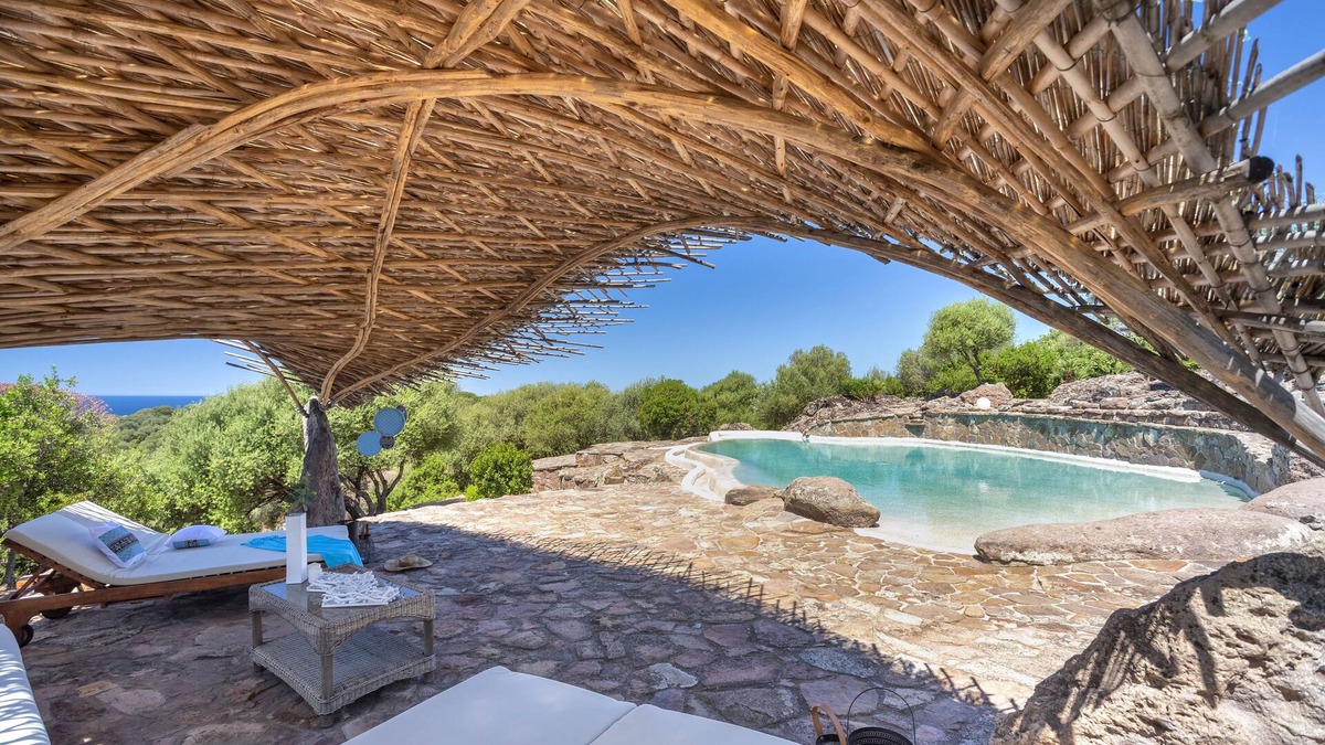 Alghero Villa | ClickSardinia Villa Tempra. Luxury retreat for peace of mind. Min. stay 28 night