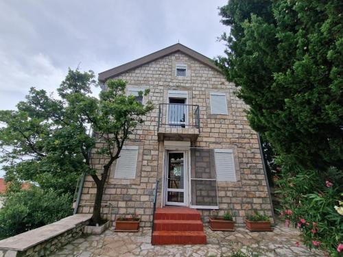Krstac House | Cliff House