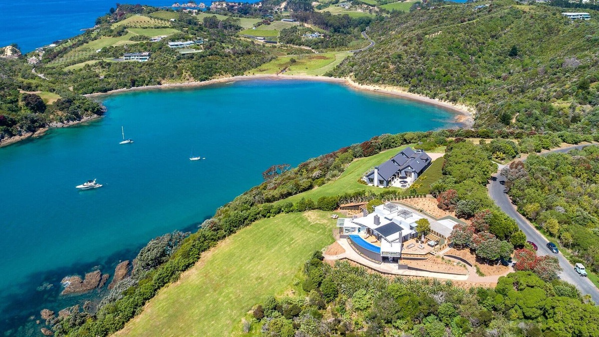 Matiatia Bay House | Cliff seated with fabulous sea views, a solar heated pool and a new spa pool!