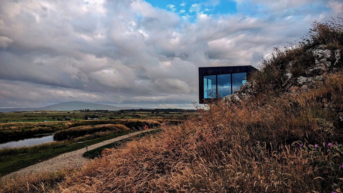 Ballycastle Cabin | Cliff Top Retreat with Private Hot tub (Cab2)
