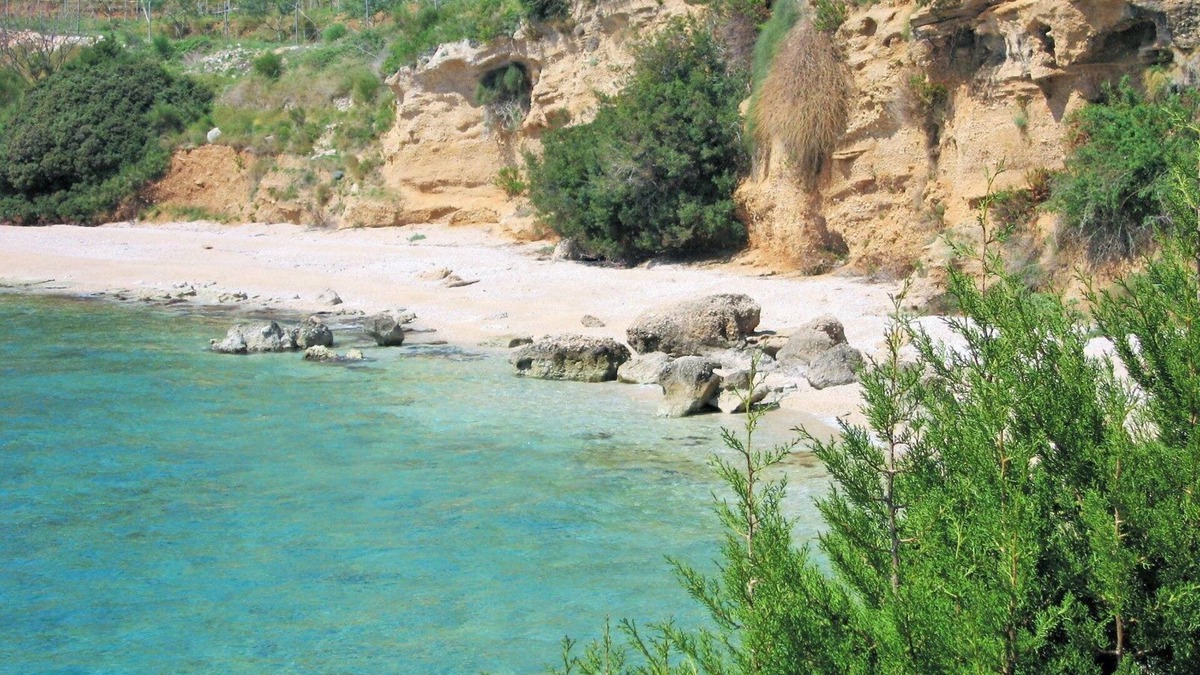Nerezise Villa | Cliff-top Two Bedroom Beachfront Old Stone Villa Among Vineyards!