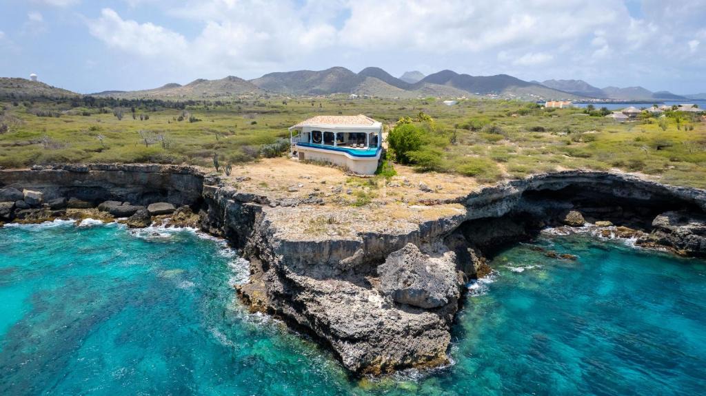 Sabana Westpunt Villa | Cliff Villa - Award Winning Luxury Retreat