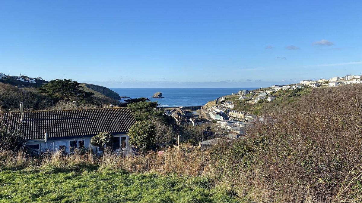 Portreath House | Cliffside 3 Bedroom House with Sea Views