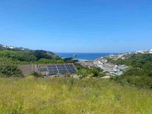 Portreath Villa | Cliffside 3 Bedroom House with Sea Views