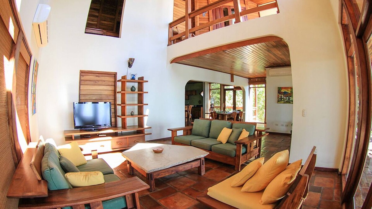 Playa La Redonda House | Cliffside home in spectacular Redonda Bay