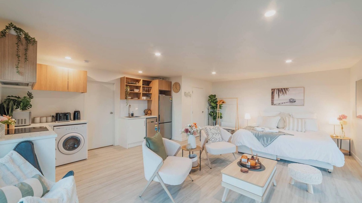 Redcliffs House | Clifftop Studio - Views & More