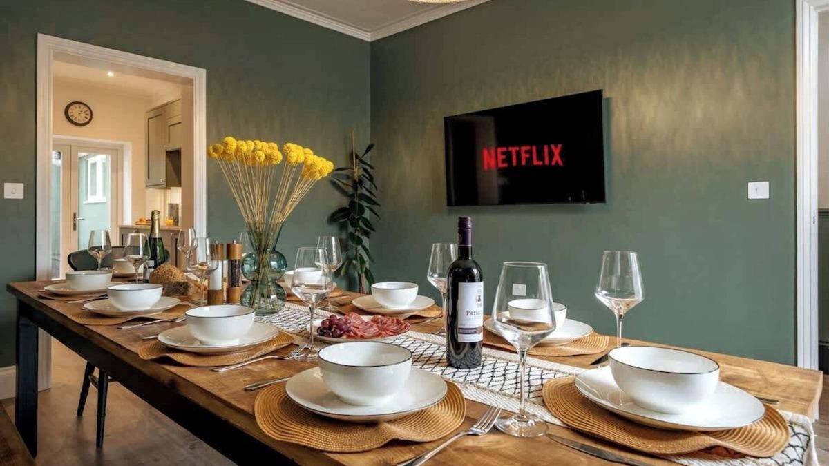 Clifton House | Clifton 4BR - Cinema Room! Sleeps 8 - Hen/Stag Dos