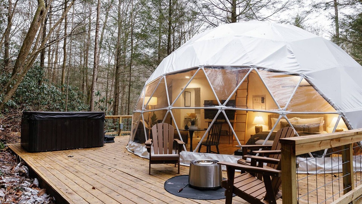 Campton Cabin | “Climber's Den” Rare Cliffside Stay w/HotTub RRG