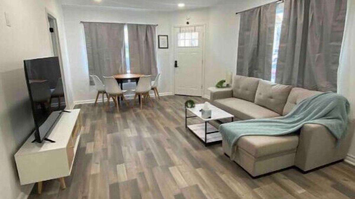 North Aurora House | Clinton House