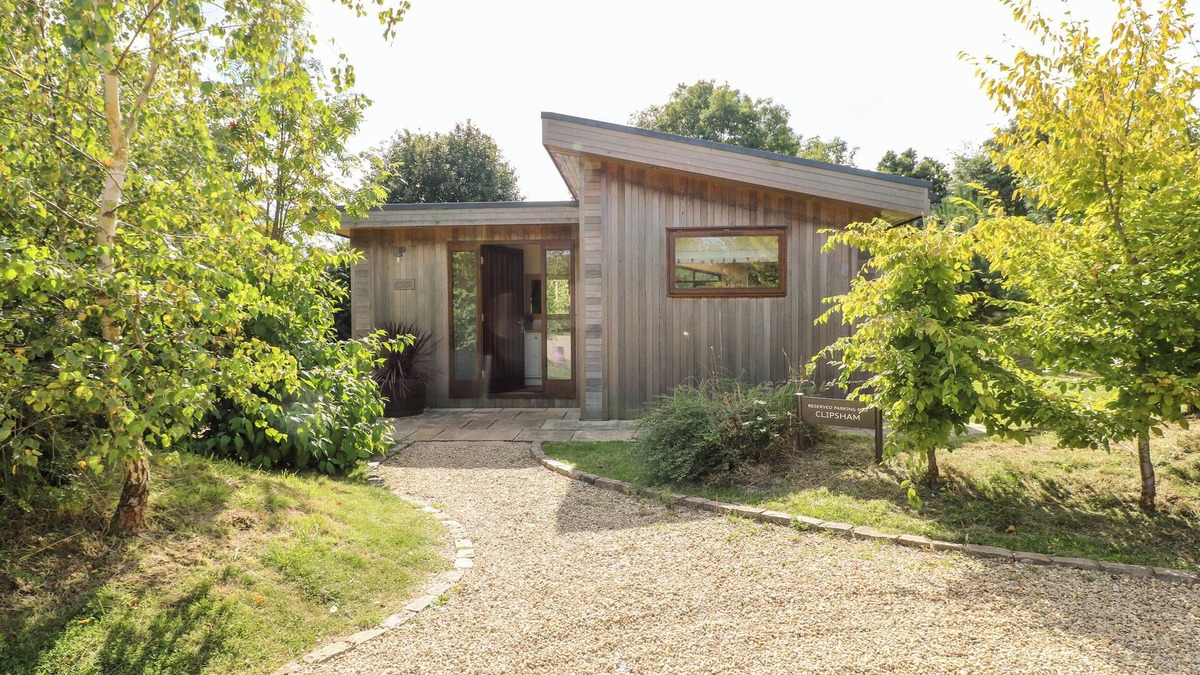 Barnsdale Cottage | CLIPSHAM, pet friendly, with open fire in Exton, Rutland