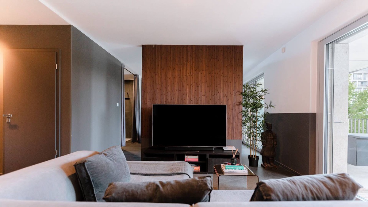 Gasperich Apartment | Cloche d'Or Luxe: Sleek & Bright