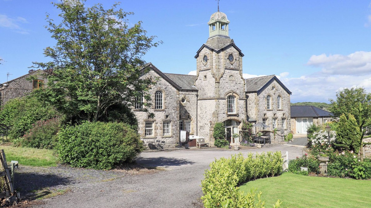 Allithwaite Cottage | CLOCK TOWER, family friendly, character holiday cottage in Cartmel