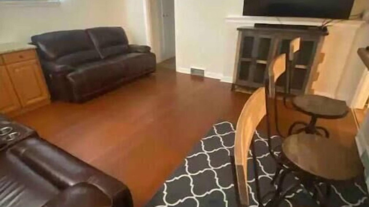 Ogden Apartment | Close & Cozy Down