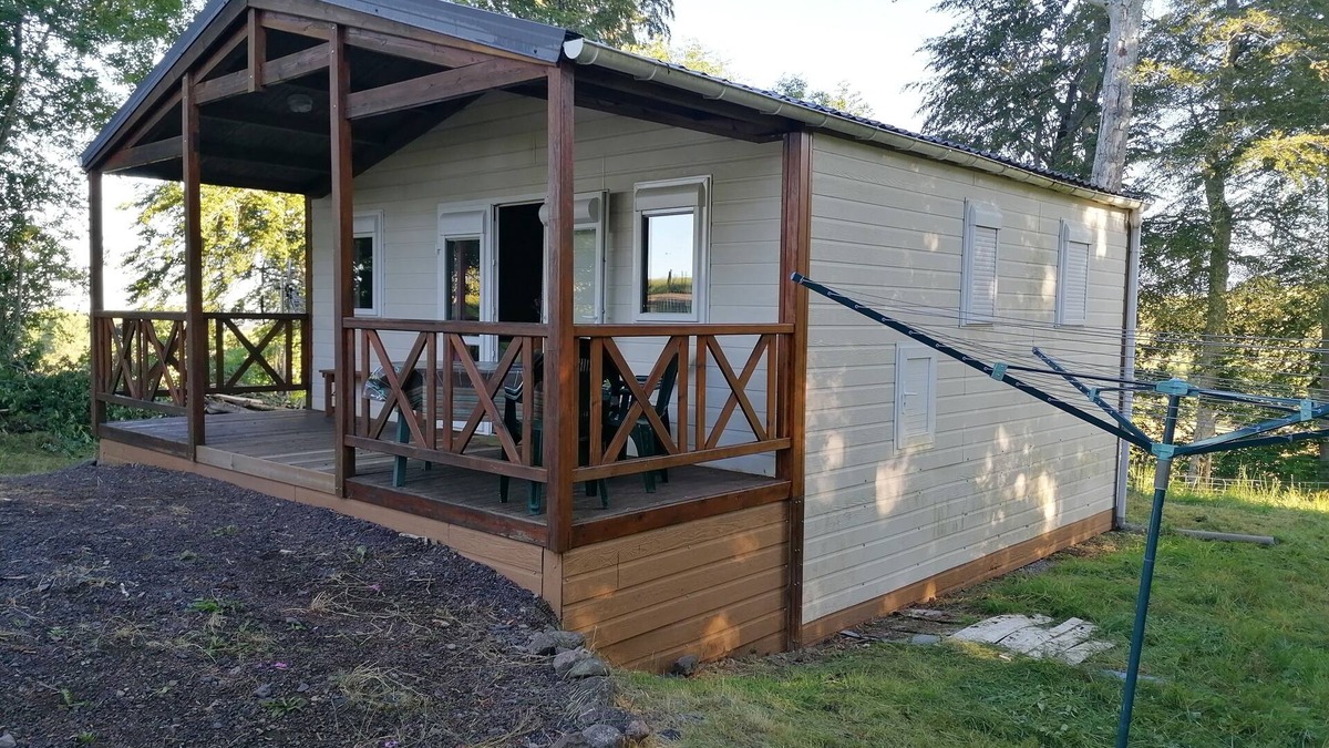 Egliseneuve-d'Entraigues Ski Chalet | CLOSE TO SANCY