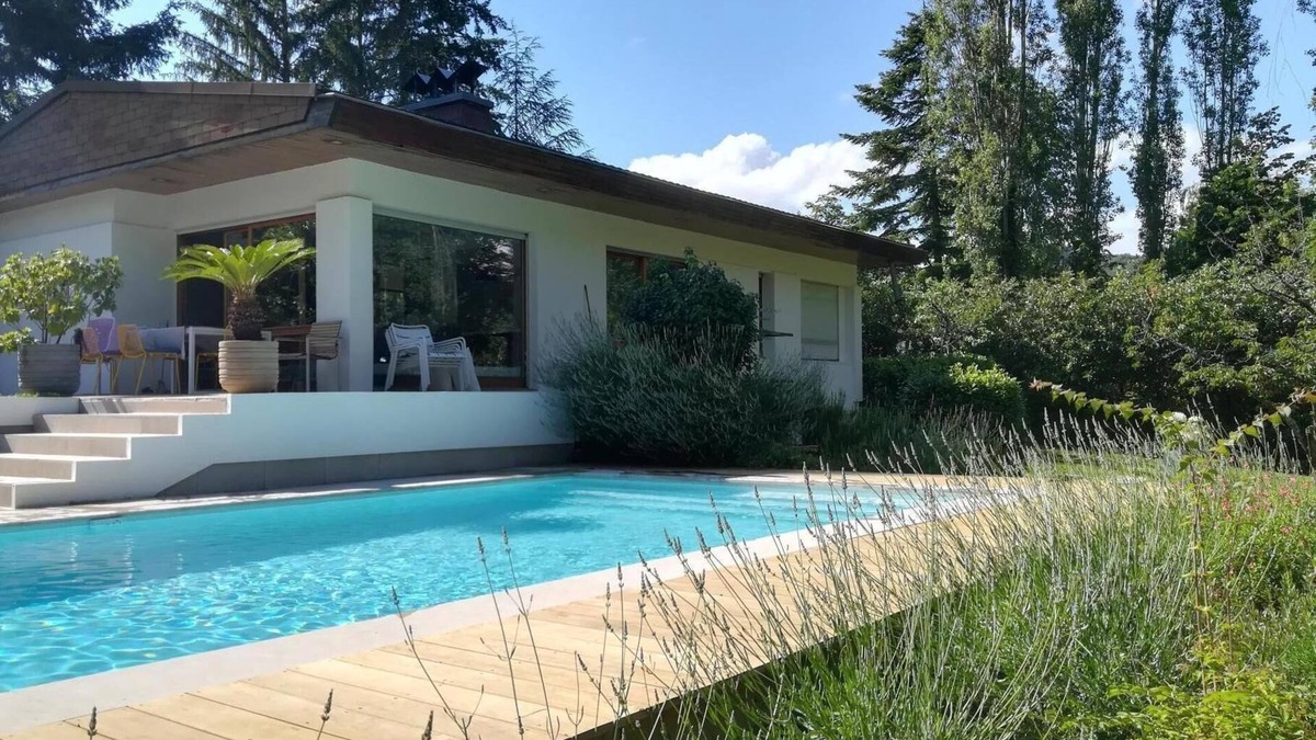 Saint-Didier-au-Mont-d'Or House | Close to Lyon in the Monts d'Or