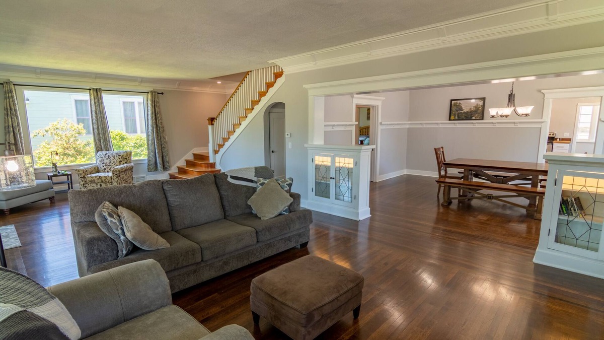 Independence House | Close in Historic district craftsman
