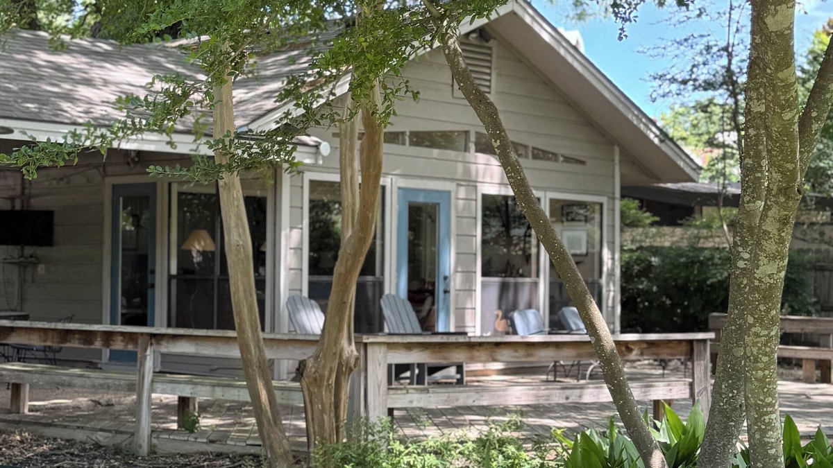 Lakeshore Addition House | Close in Lake Austin lake front setting, family friendly home, not a party venue