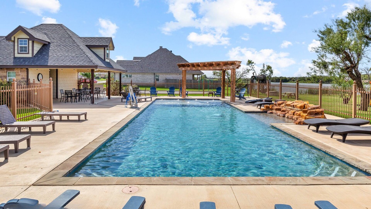 Abilene House | Close to ACU ~ Sleeps 8 ~ Summer Deals ~ Sparkling Clean ~ Pets OK ~ 5 Stars