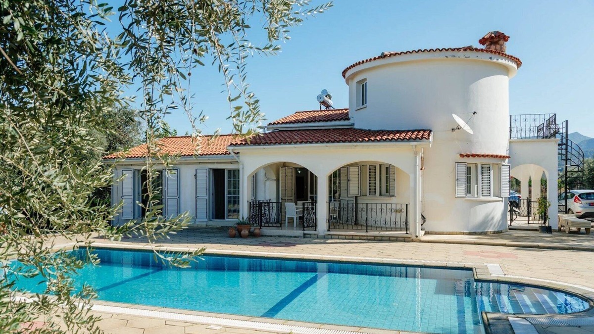 Kyrenia District House | Close to all amenities