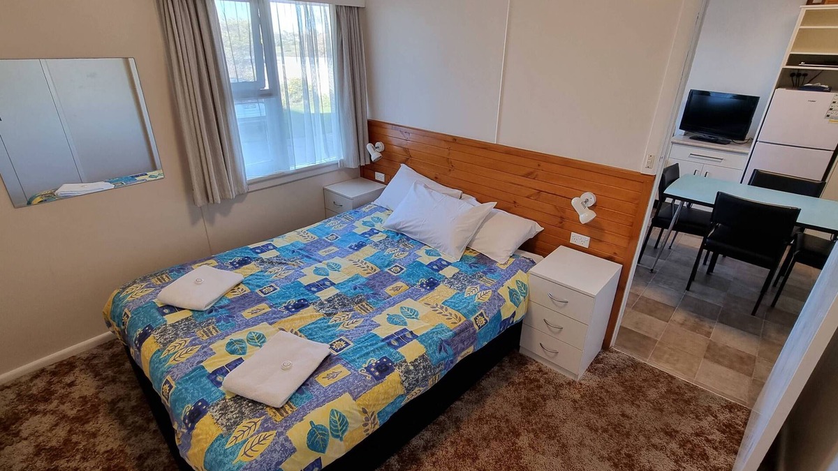 Bermagui Apartment | Close to Beach, Harbour Marina, Country Club, Golf Course, Restaurants, Cafes