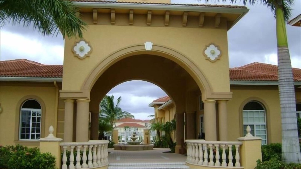 Iona Condo | Close to Beach, Pool, Hot tub, Fitness Room at the Gardens of Beachwalk