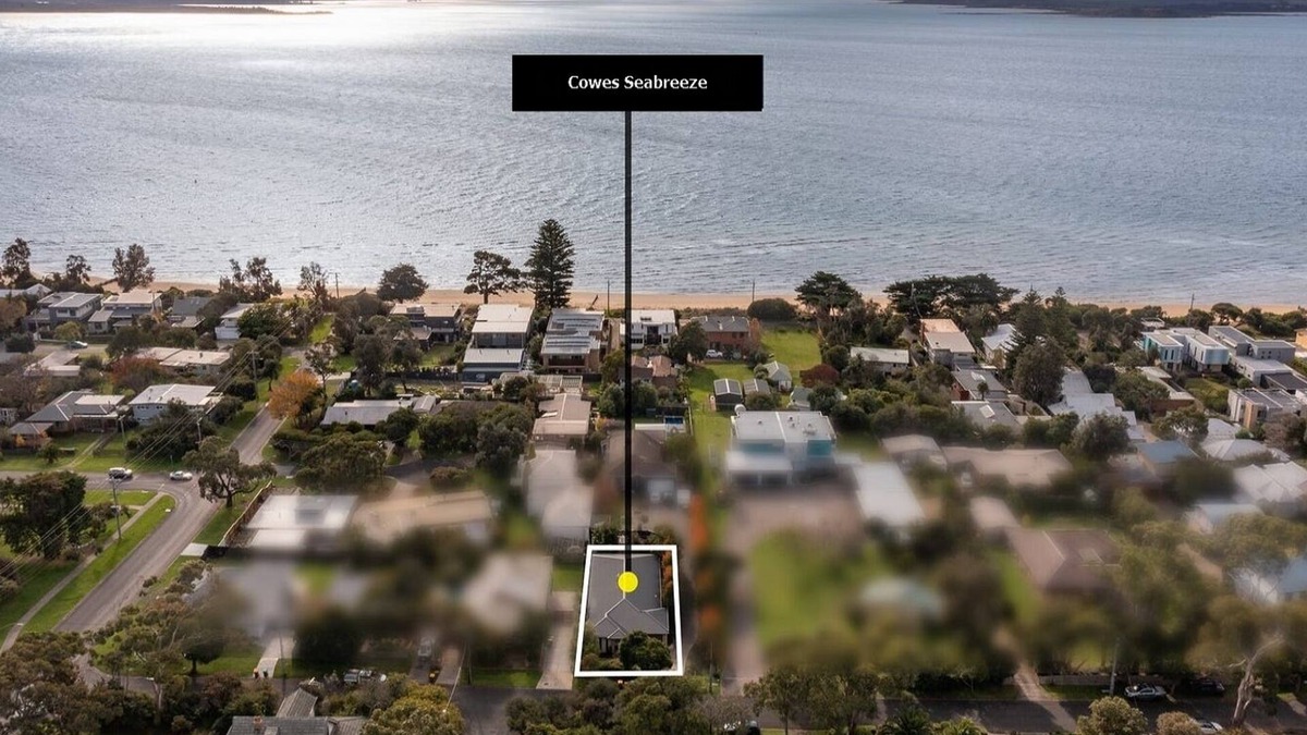 Powlett River House | Close to beach, quiet neigbourhood. close to town shops & restaurants
