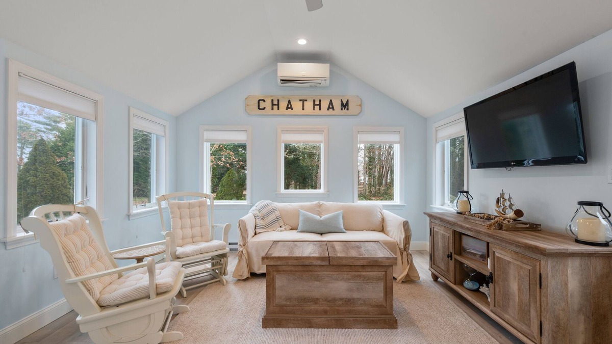 West Chatham Cottage | Close to Beach Renovated Dog Friendly Cape Cottage