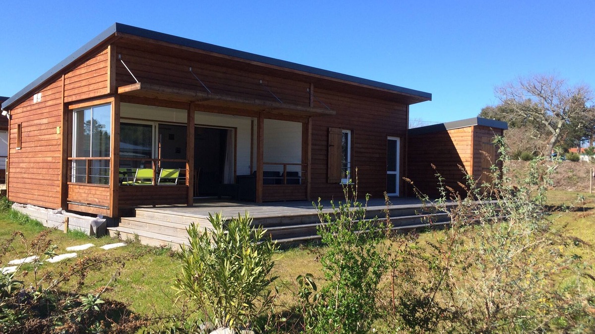 Tosse Ski Chalet | Close to beaches, 49 m² air-conditioned chalet in residential leisure park