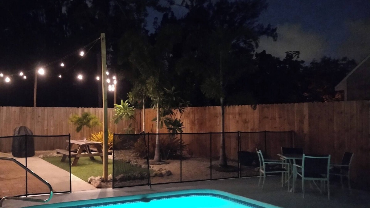 Venice Gardens House | Close to Beaches & Shopping! Clean house with a private backyard Pool