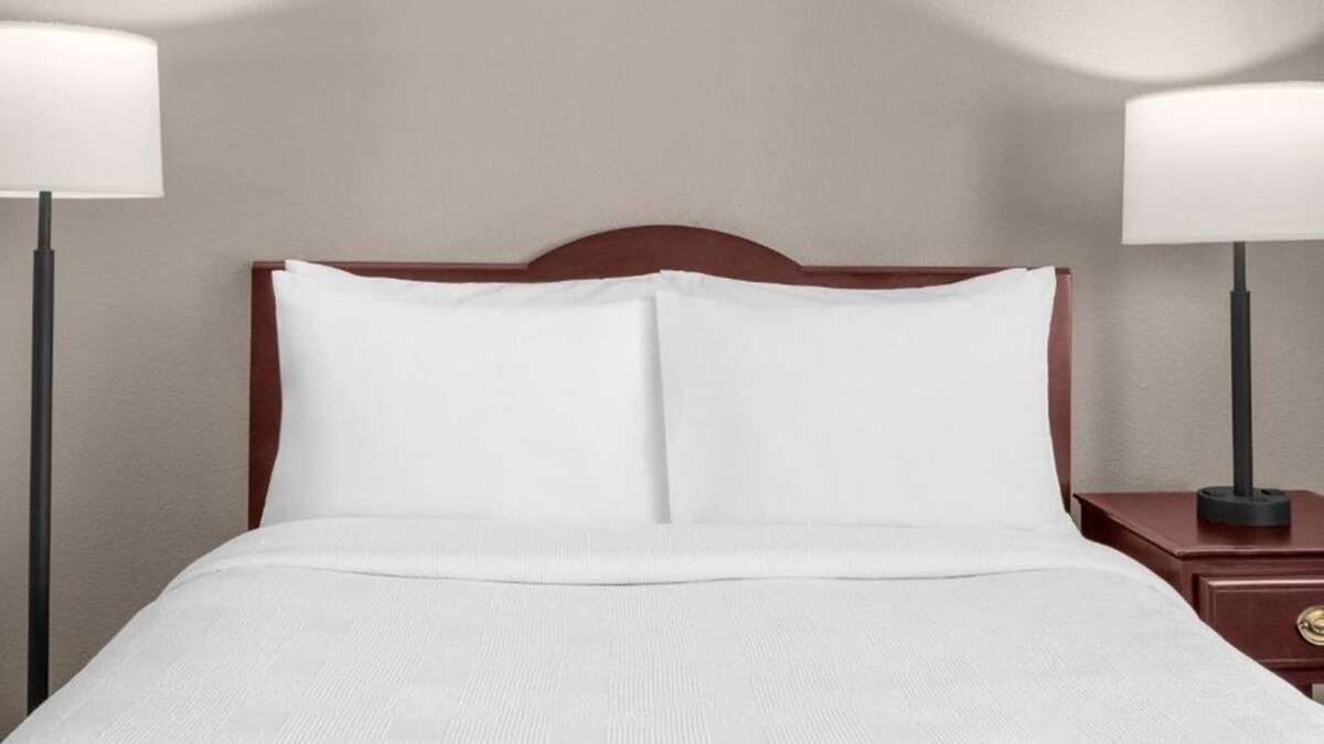 Eastgate Hotel | Close to Bellevue Arts Museum! Two Family Ready Suites w/Free Breakfast!