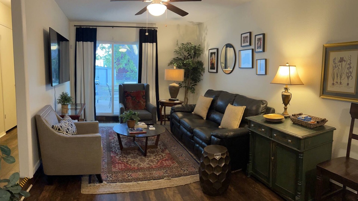 College Station House | Close to campus - Sleeps 6