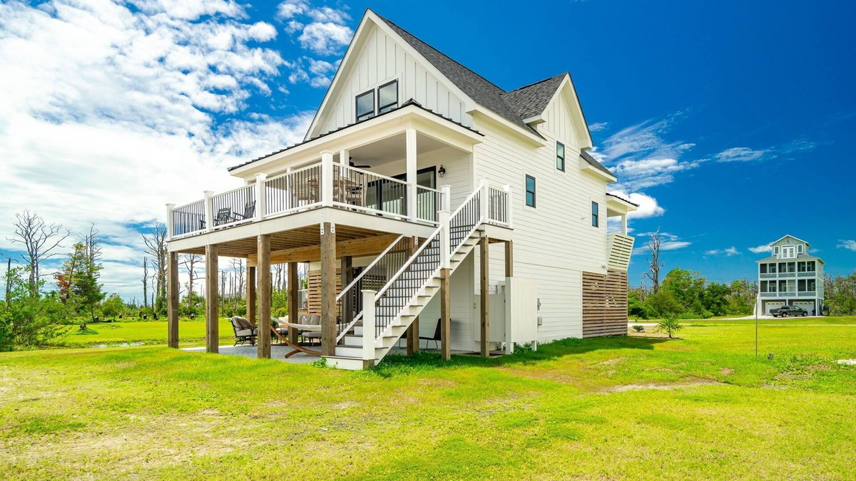 Marshallberg House | Close to Cape Lookout, Harker’s Island, Beaufort, & Cedar Island Ferry. Sleeps 6