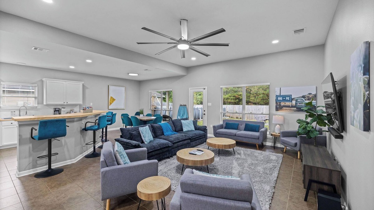 Ponchatoula House | Close to Chappapeela Open Floor plan with Pool
