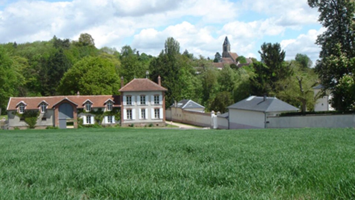 Mouroux House | Close to Disney & Paris splendor & authentically renovated Brie farmhouse