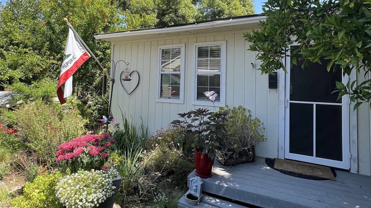West Sacramento Cottage | Close to downtown, with beautiful gardens, sparkling pool & private entry