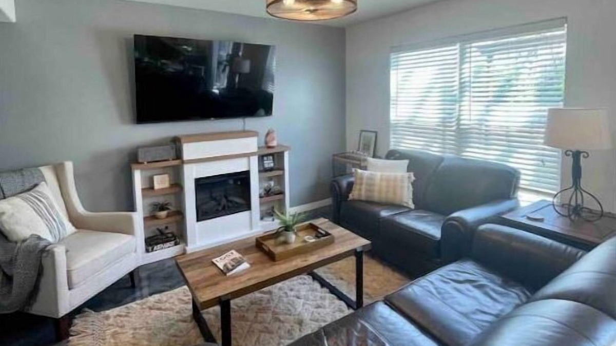 Council Bluffs House | Close to Downtown Omaha and Interstate.