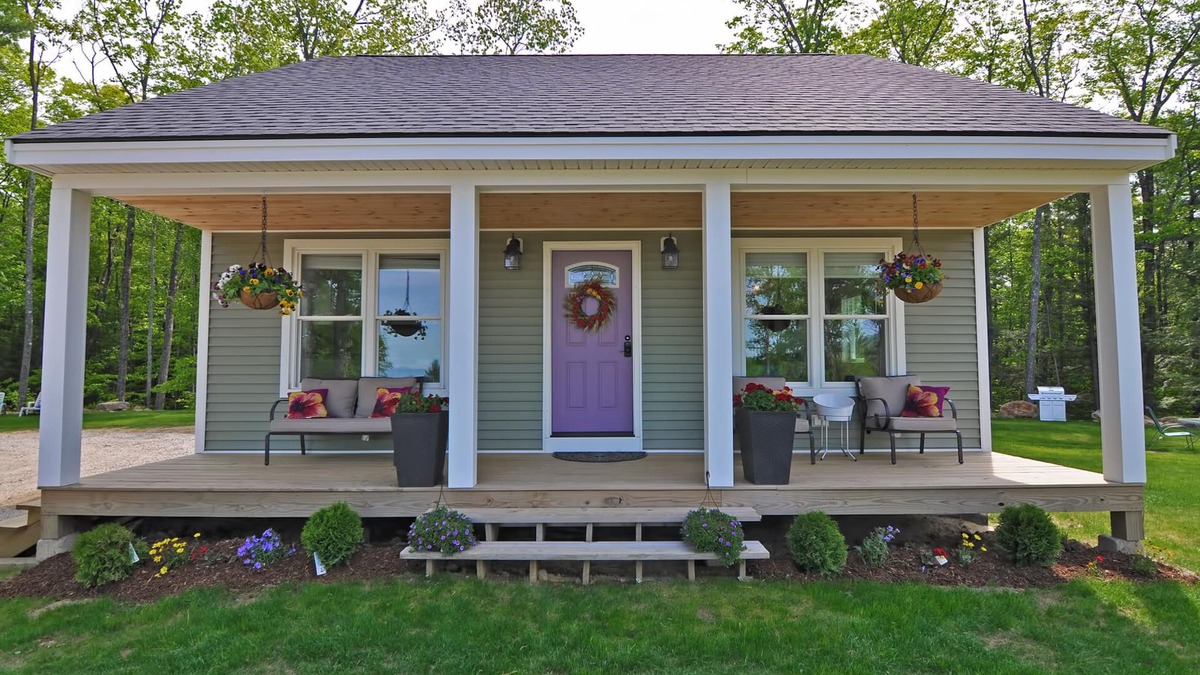 Lochmere House | Close to downtown Meredith & lake Winnipesaukee on 13 secluded acres, Mt. views