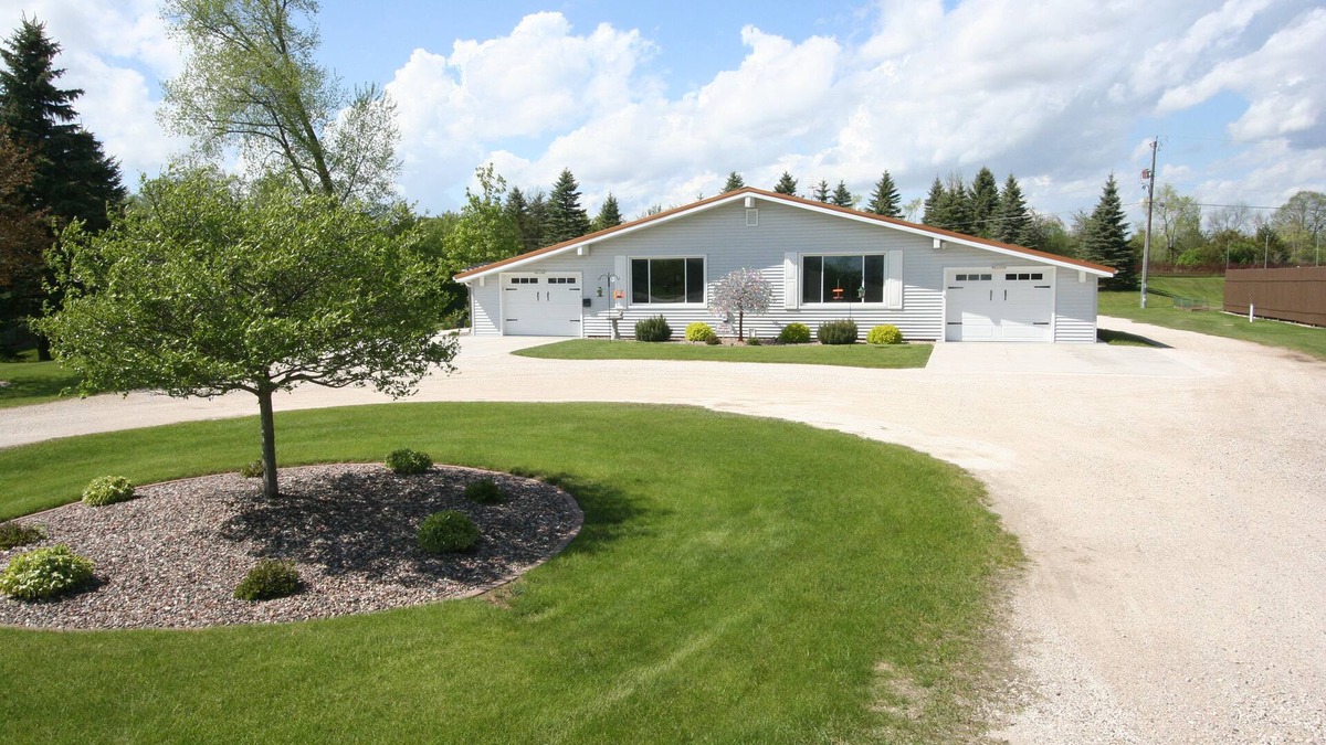 Elkhart Lake Condo | Close to Downtown Elkhart Lake!